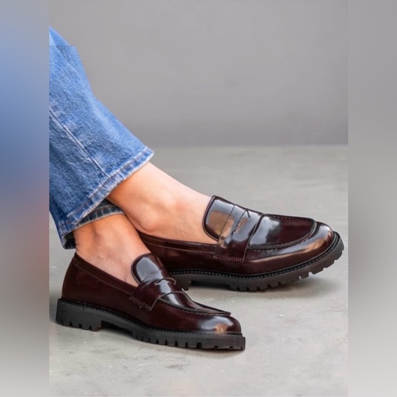 Thursday Boot Company Shoes - Thursday Boot Company Penny Loafers Leather  Classic Chic Preppy Minimalist 8.5